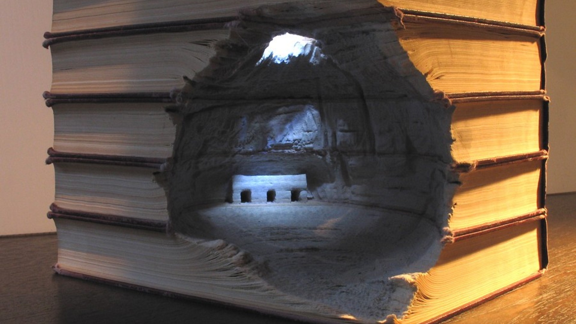 Пещера в книге