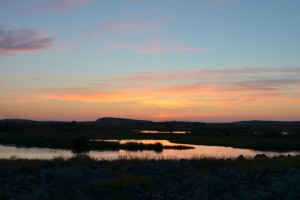 Закат на р. Поной в Чальмны-Варрэ (Название в переводе с саамского языка означает «глаза леса»